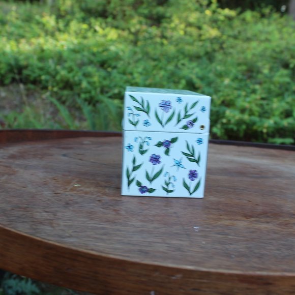 Family Circle Recipe Test floral metal Box  complete with recipes circa 1960 - Picture 6 of 14